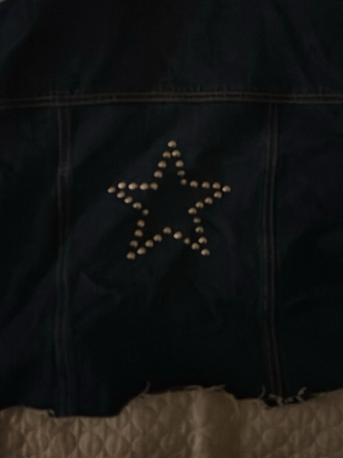 Mörkblå jeansjacka med stjärndetalj - 2