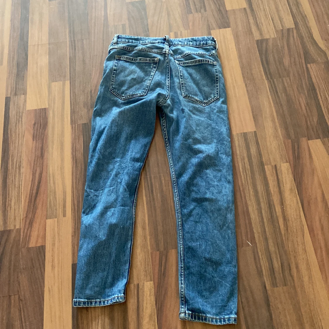 Blå tapered jeans från H&M, stl 140 - 1