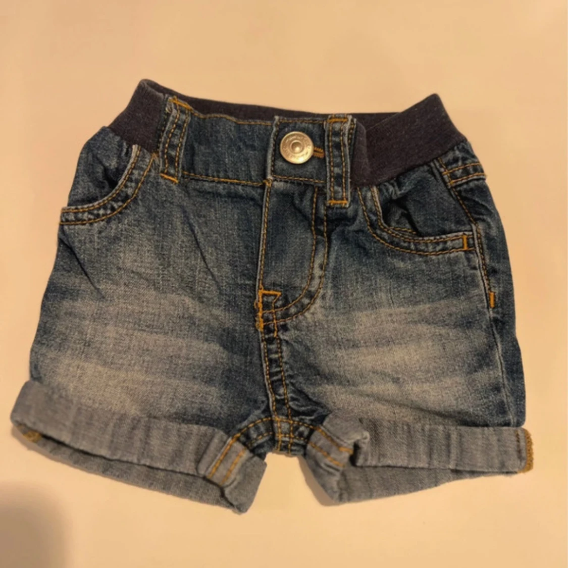 Blå jeansshorts från H&M, stl 50 bebis 