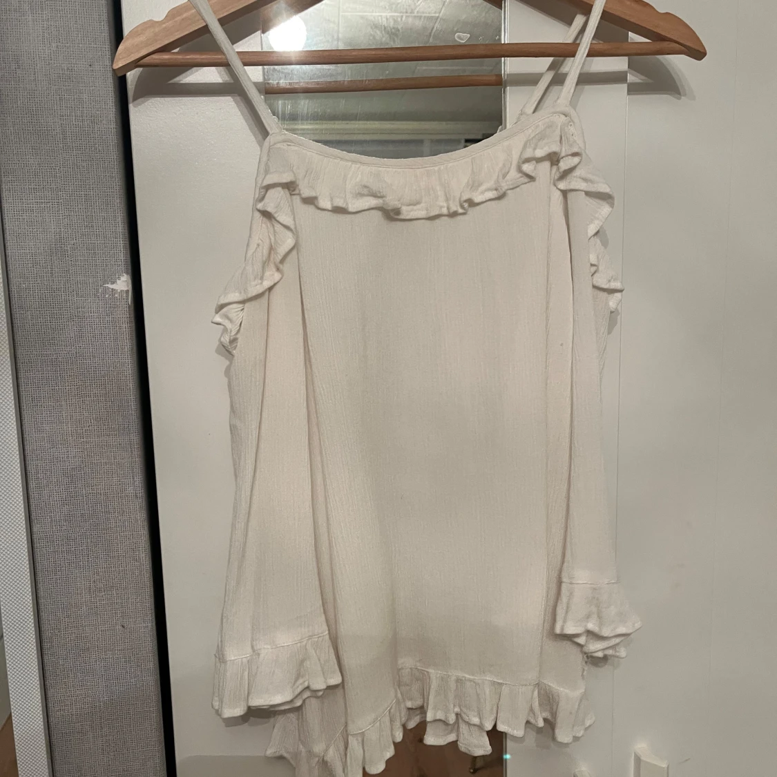 Vit volangblus från Lindex - 1