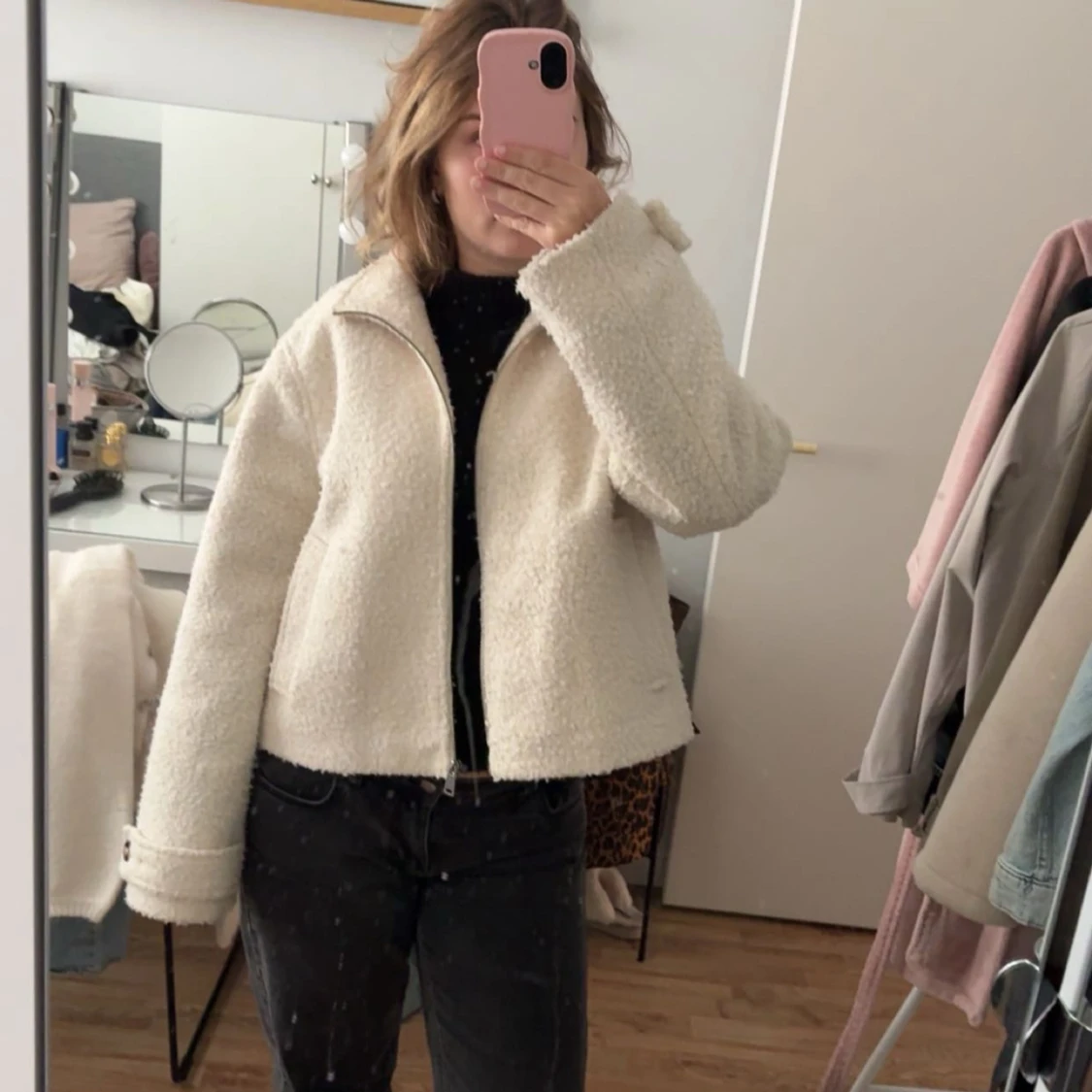 Beige teddyjacka med dragkedja - 2