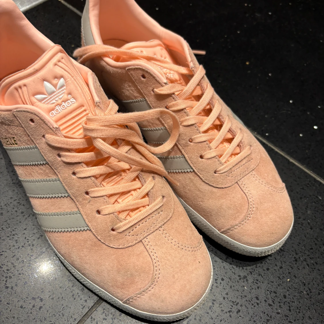 Adidas Gazelle i ljusrosa mocka - 1