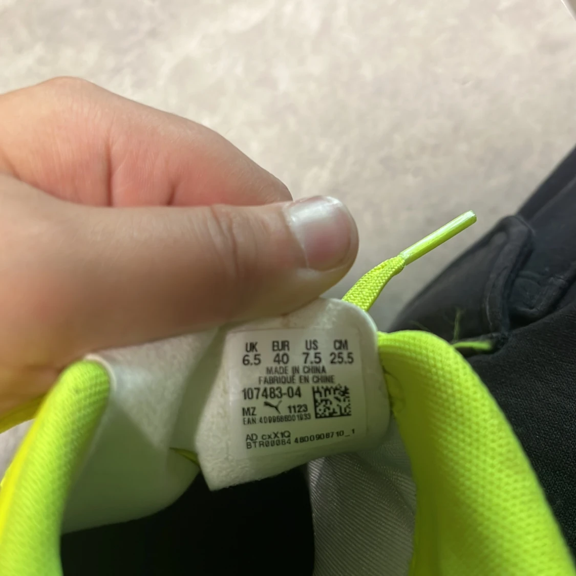 Neongula fotbollsskor från Puma - 3