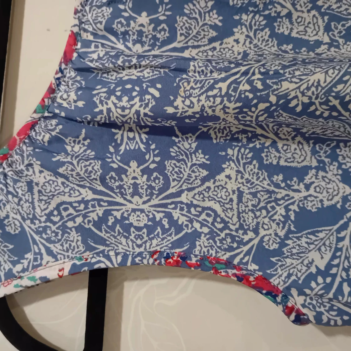 Blommig blå ärmlös klänning Stories - 4