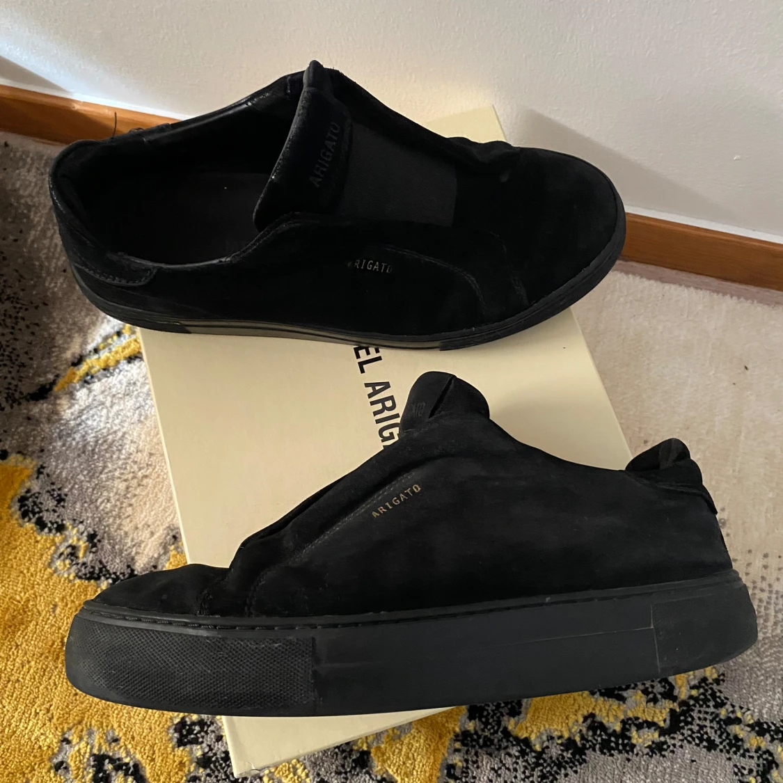 Svarta sneakers Axel Arigato mocka - 2