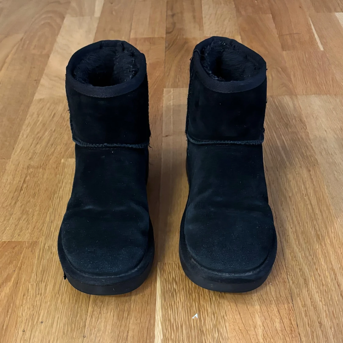 Svarta stövlar stövletter boots vinterskor höstskor skor lurviga läder mocka fodrade - 1