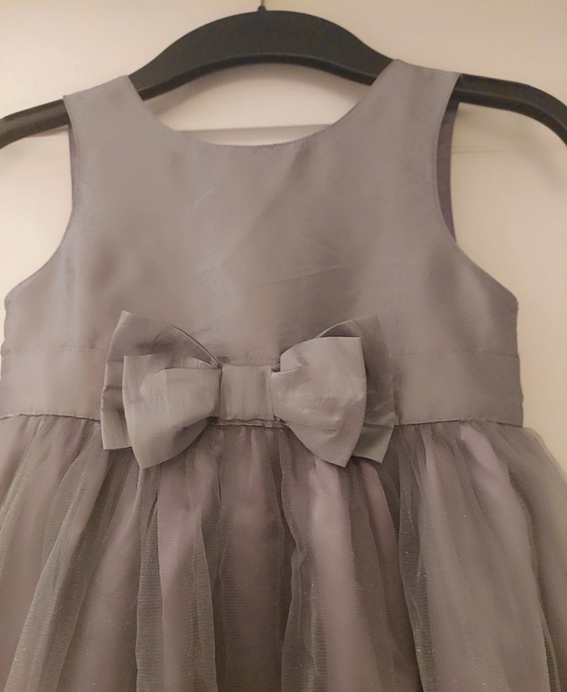 Grå ärmlös klänning med rosett ,4-5år - 3