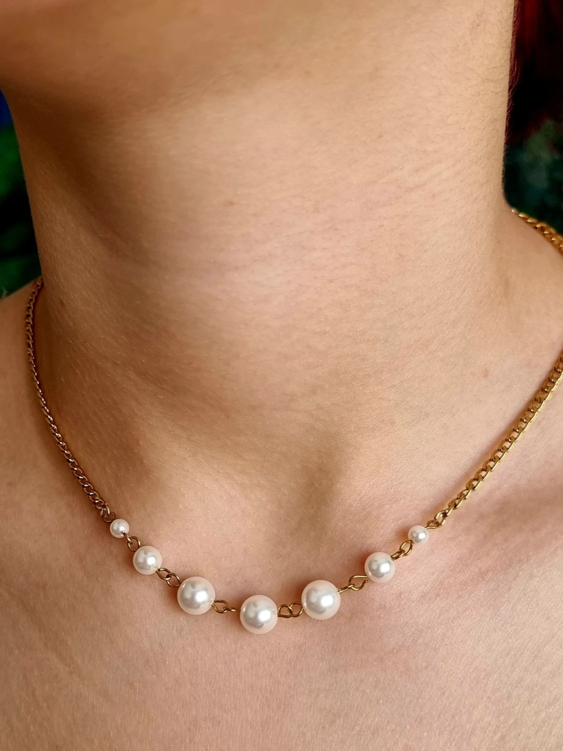 Handgjort halsband med pärlor 