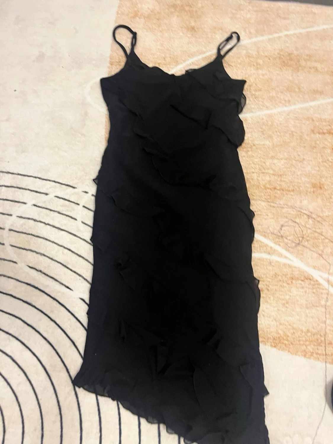 Svart volangklänning från SHEIN - 1