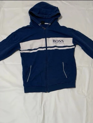 Hugo Boss hudie  - En blå hudie från Hugo Boss