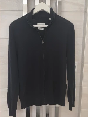 Merinoull tröja - Säljer nu denna tröja i merinoull från These Glory Days, den är i mycket bra skick. 