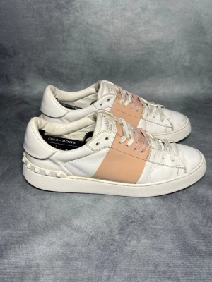 Valentino skor - Storlek: 40 || Skick:  8,5/10, || Nypris: Ca 6000kr || Följ för liknande produkter 🌊🍾