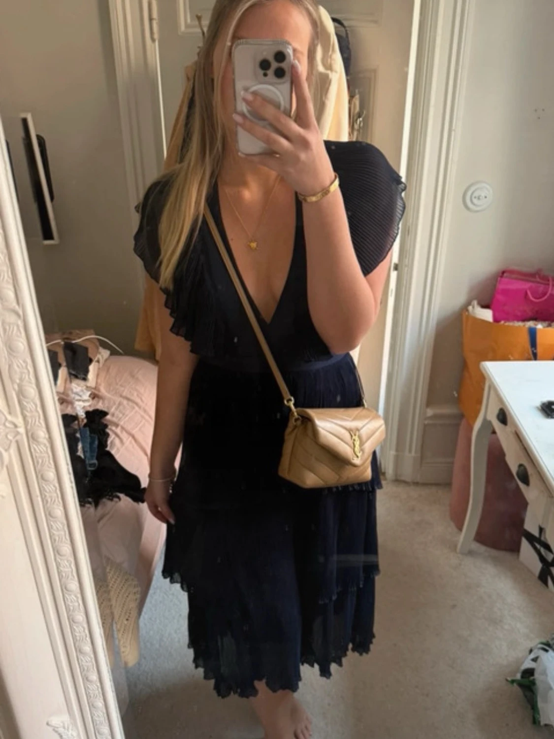 Mörkblå omlottklänning med volang - 1