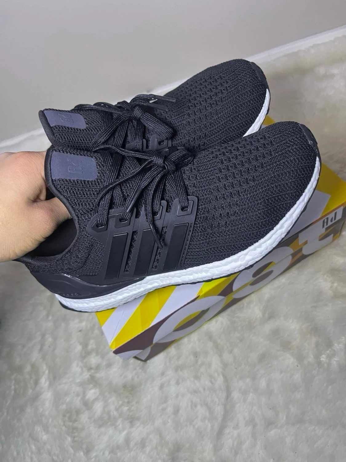 Svarta Adidas Ultraboost sneakers