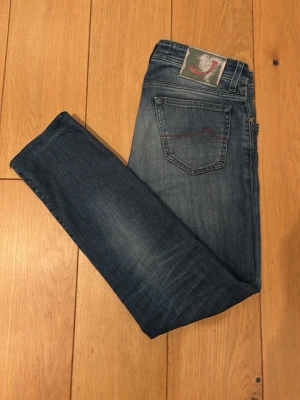 Jacob Cohën Slim Fit Jeans - Ett par Jeans fårn JC i modellen ”style 688”. De är i ett mycket bra skick. Nypris: ~5000kr. Priset kan självklart diskuteras!