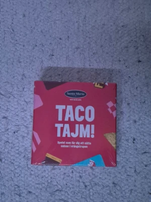 TACO TAJM! - Säljer en helt oöppnad taco bordspel från Santa Maria! Perfekt för dig som älskar tacos!🌮