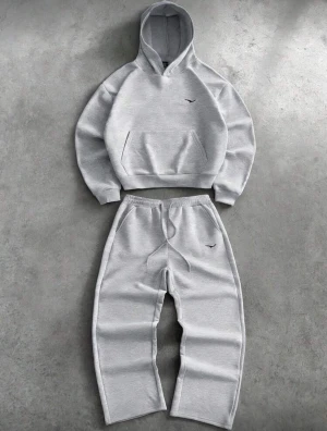 Grå dress basic - Elegant och modern dress