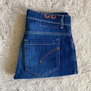 Dondup George  - Dondup jeans som är lite schysstare, storlek 32 30. Bra skick och sitter bra, om funderingar, skriv!