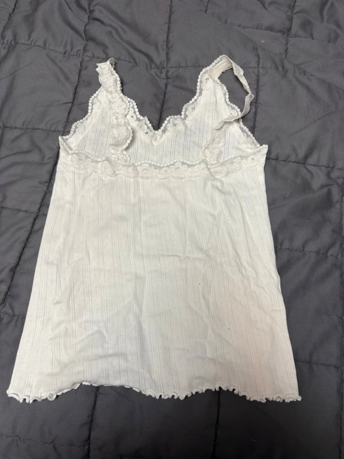 Vit spetskantad linnetopp från Cubus - 1