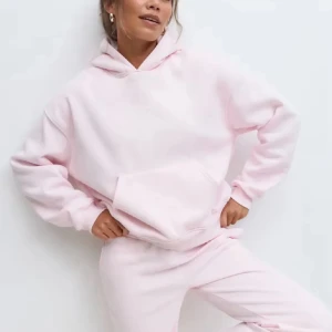 Ljusrosa 2 delar sett - Säljer detta settet från gina🩷🩷Byxor xs Hoddie m