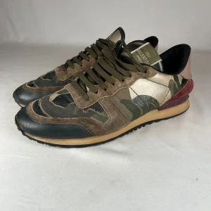 Valentino Rockrunners - Säljer dessa Valentino Rockrunners i storlek 42, bra skick. 