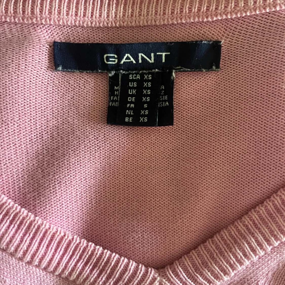 Rosa v-ringad tröja från Gant XS - 3