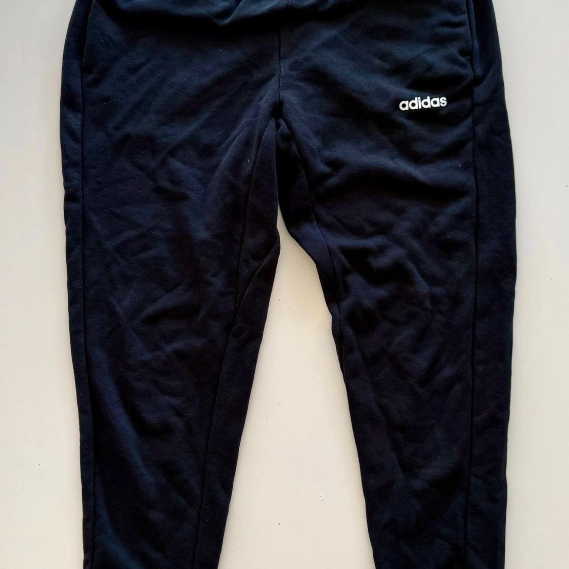 Svarta mjukisbyxor från Adidas