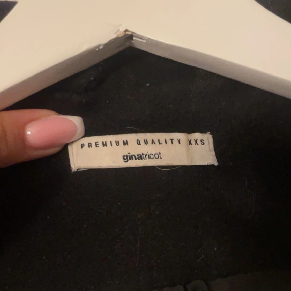 Svart kappa med knytning från Gina Tricot - 3