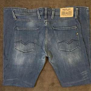 Replay Anbass herrjeans slim fit W32 L32 - Replay Anbass jeans | W32 L32 | slim fit | skick 9/10, inga defekter | nypris 1900kr | tveka inte på att höra av dig vid frågor🙌