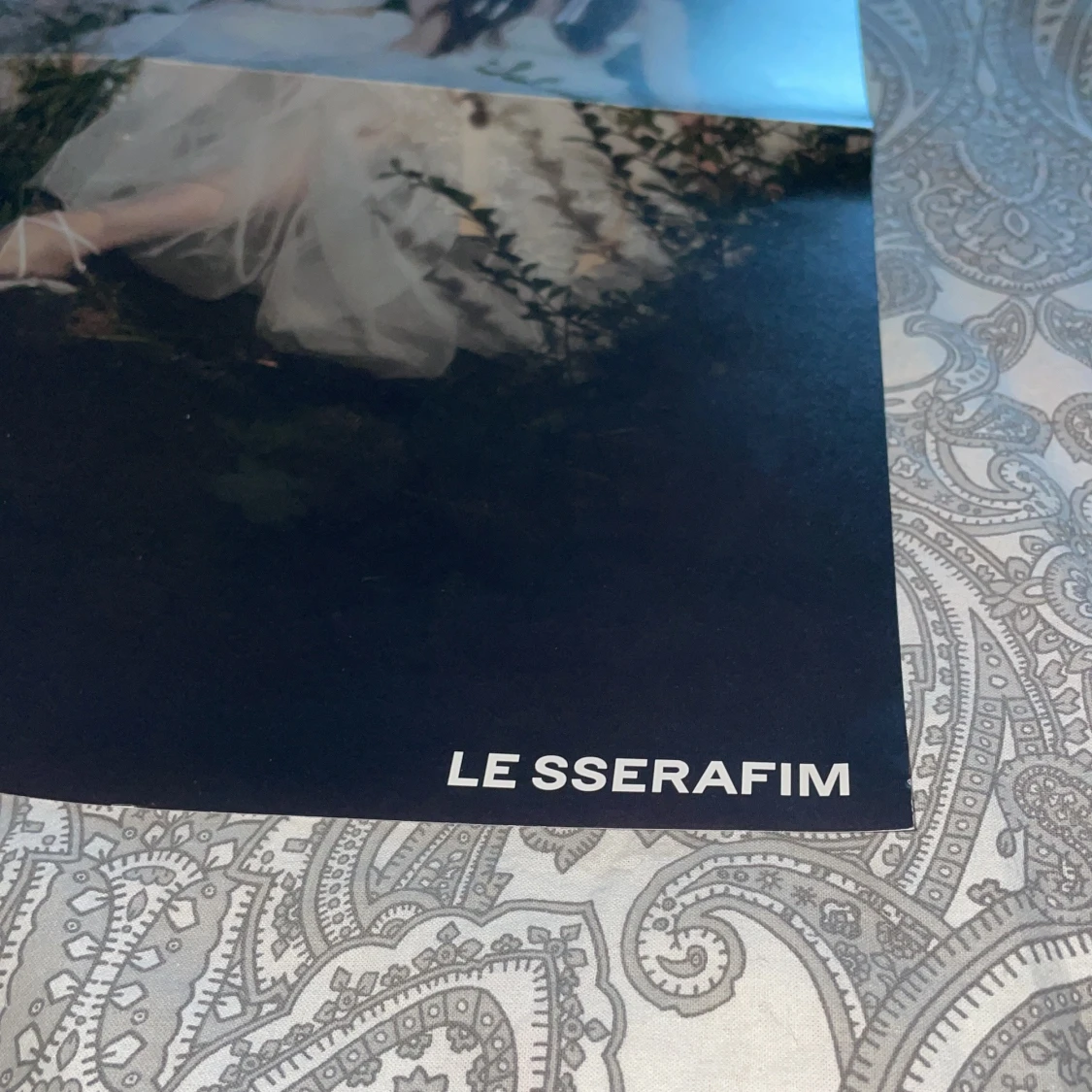 LE SSERAFIM poster - 1