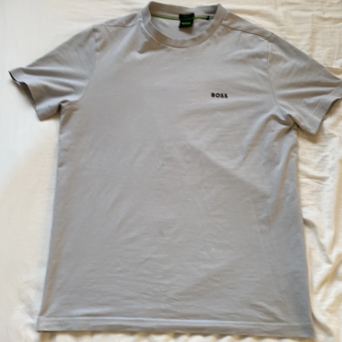 Ljusgrå t-shirt från BOSS