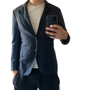 Kavaj/overshirt från Aquarama| Size 48 - Stilig kavaj i storlek 48 | Mycket bra skick | Skriv vid frågor, mått eller funderingar! | Lägg bud eller köp direkt.