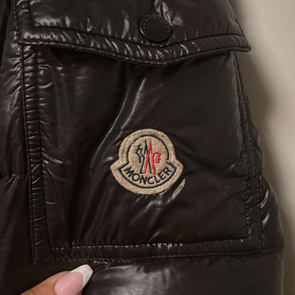 Svart Moncler Maya pufferjacka med huva - 4
