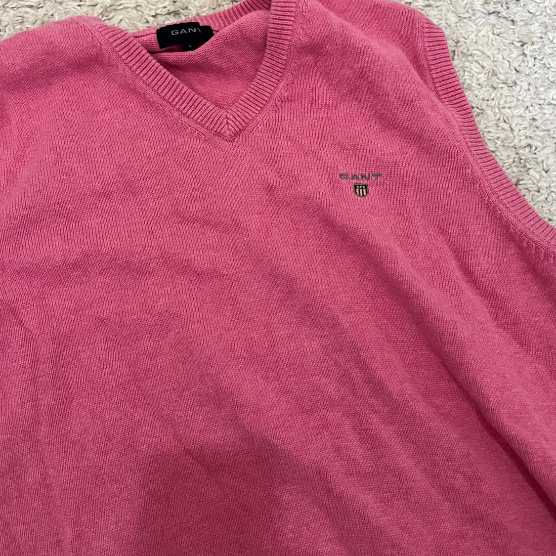 Rosa stickad väst från Gant - 1