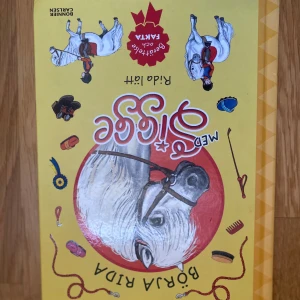 Börja rida med Sigge, rida lätt - Följ med Stigge på ridläger! Perfekt för dig som älskar hästar och vill veta mer om ridning, utrustning och livet i stallet. Fylld med roliga illustrationer och fakta – en bok för unga hästentusiaster.