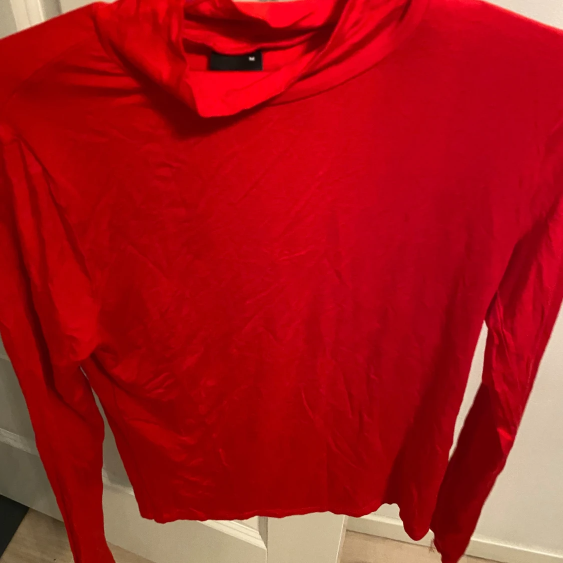 Röd polotröja från Gina Tricot - 3