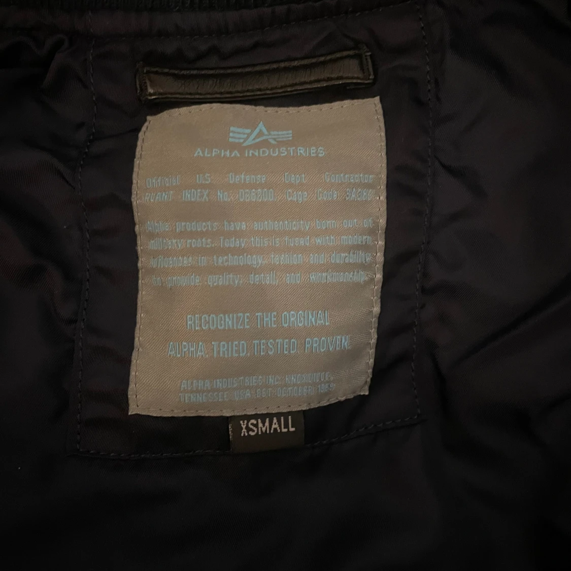 Mörkblå bomberjacka Alpha Industries - 4