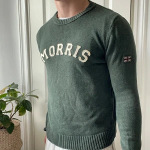 Morris grön tröja S - Morris grön tröja S, använd men inga defekter. Modellen är 180,75 kg. Kom med frågor 🤞