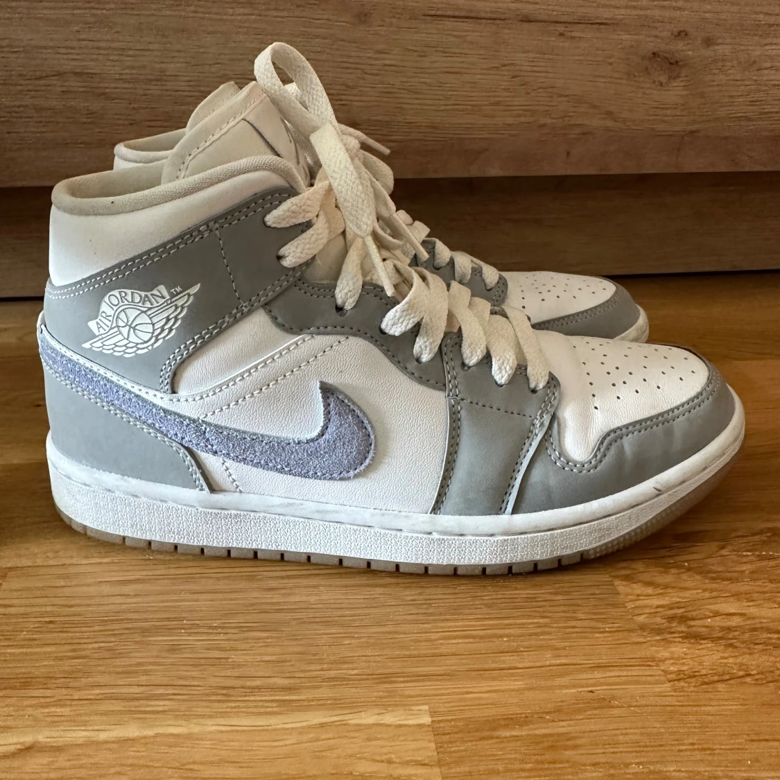 Nike Air Jordan 1 Mid vit/grå 38.5