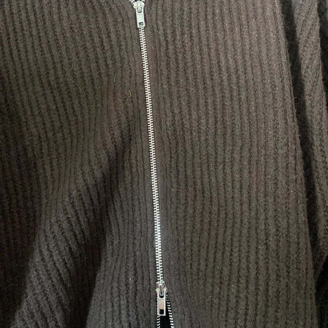 Brun stickad kofta från BikBok - 4