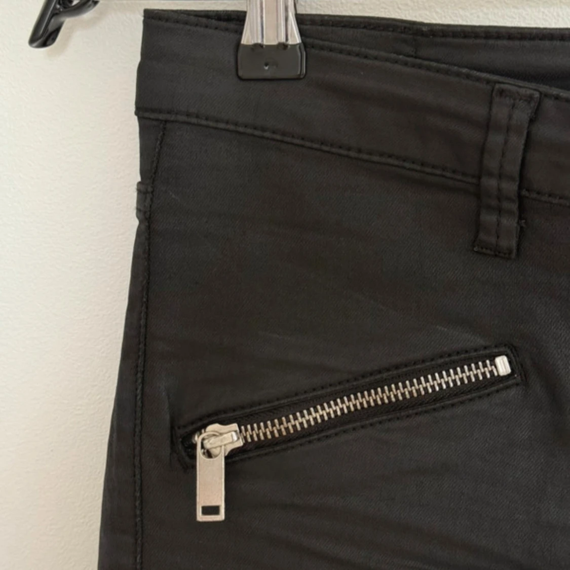 Svarta skinny jeans med dragkedjor - 1