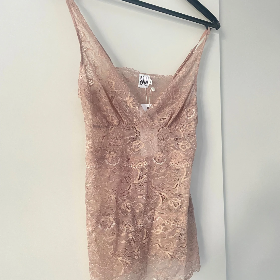 Beige rosa spetslinne från Saint Tropez - 1