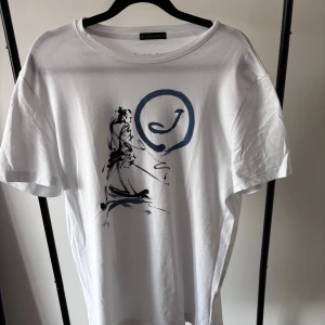 Jacob Cohen t shirt - Jacob Cohen t shirt, storlek S. Nästan oanvänd. 