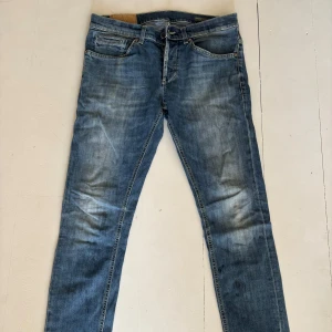Dondup jeans - Fläckar på smalben syns knappt vet ej om det går bort