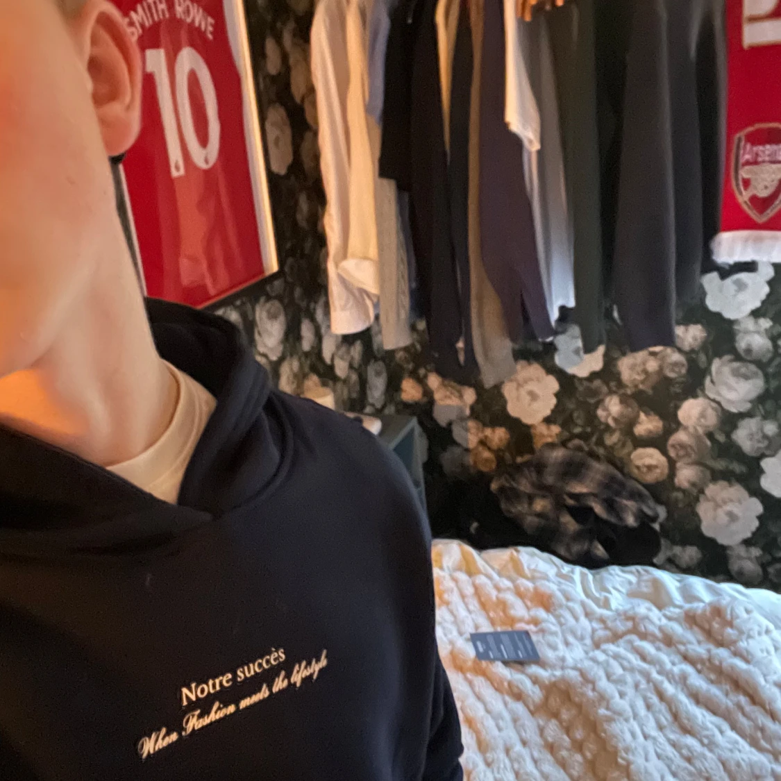 Marinblå Notre Succès hoodie med tryck - 1