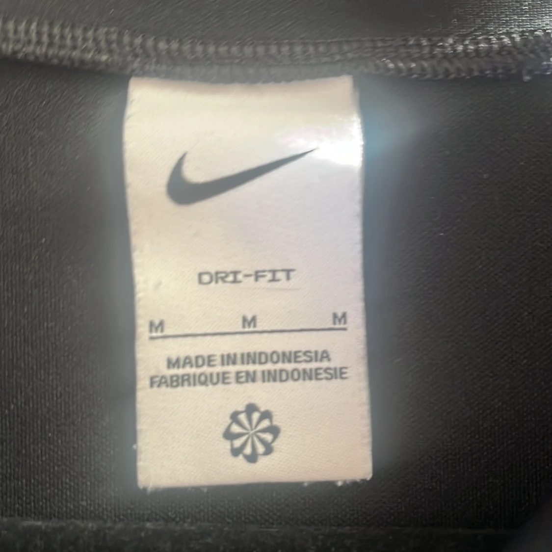Nike svart/vit träningströja med halvzip - 2