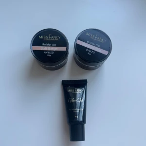 Gele och glue gel - Nypris 887:- säljer för 650 för de är använda fåtal gånger och glue gelén är använd 1 gång bara 