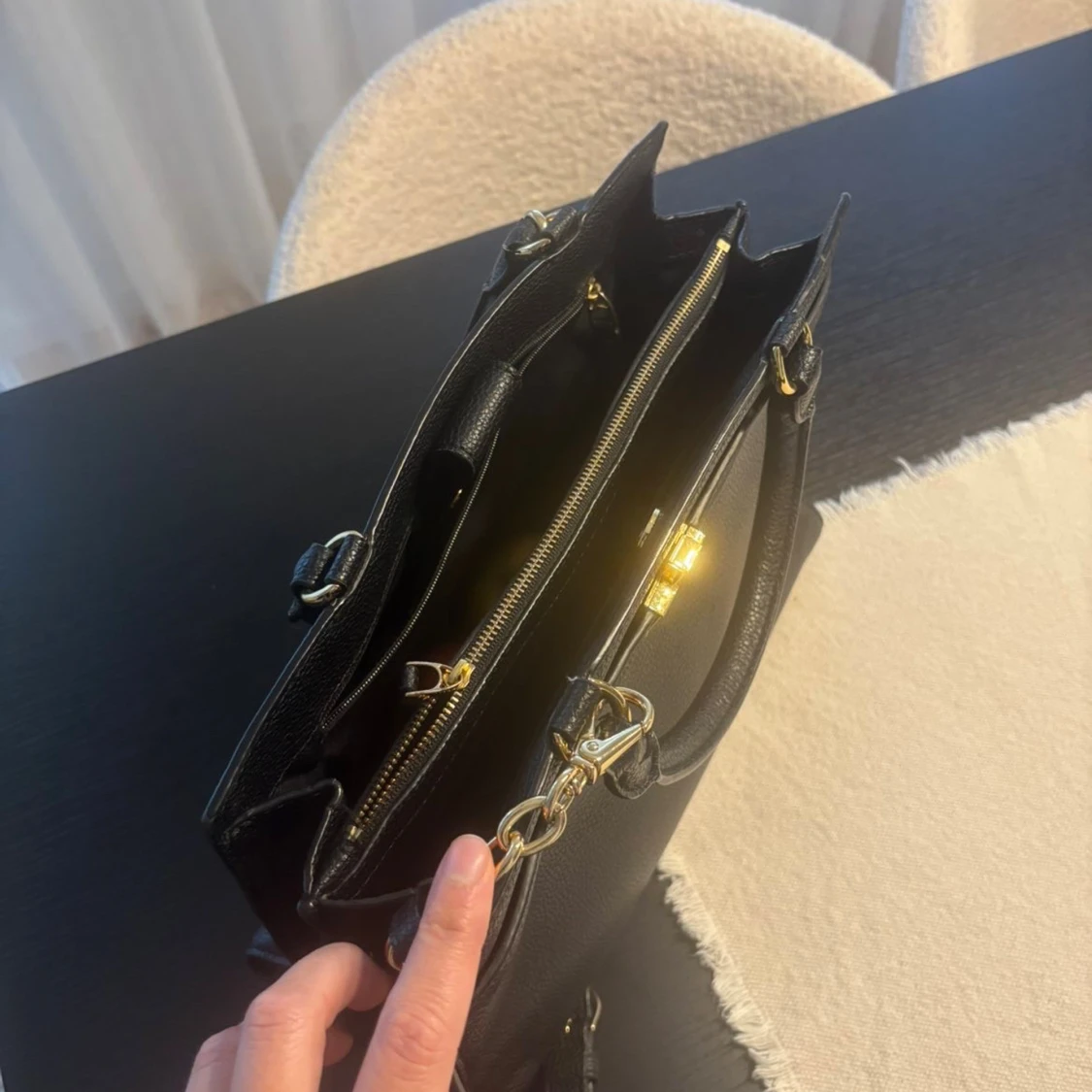 Svart handväska från Ralph Lauren - 1