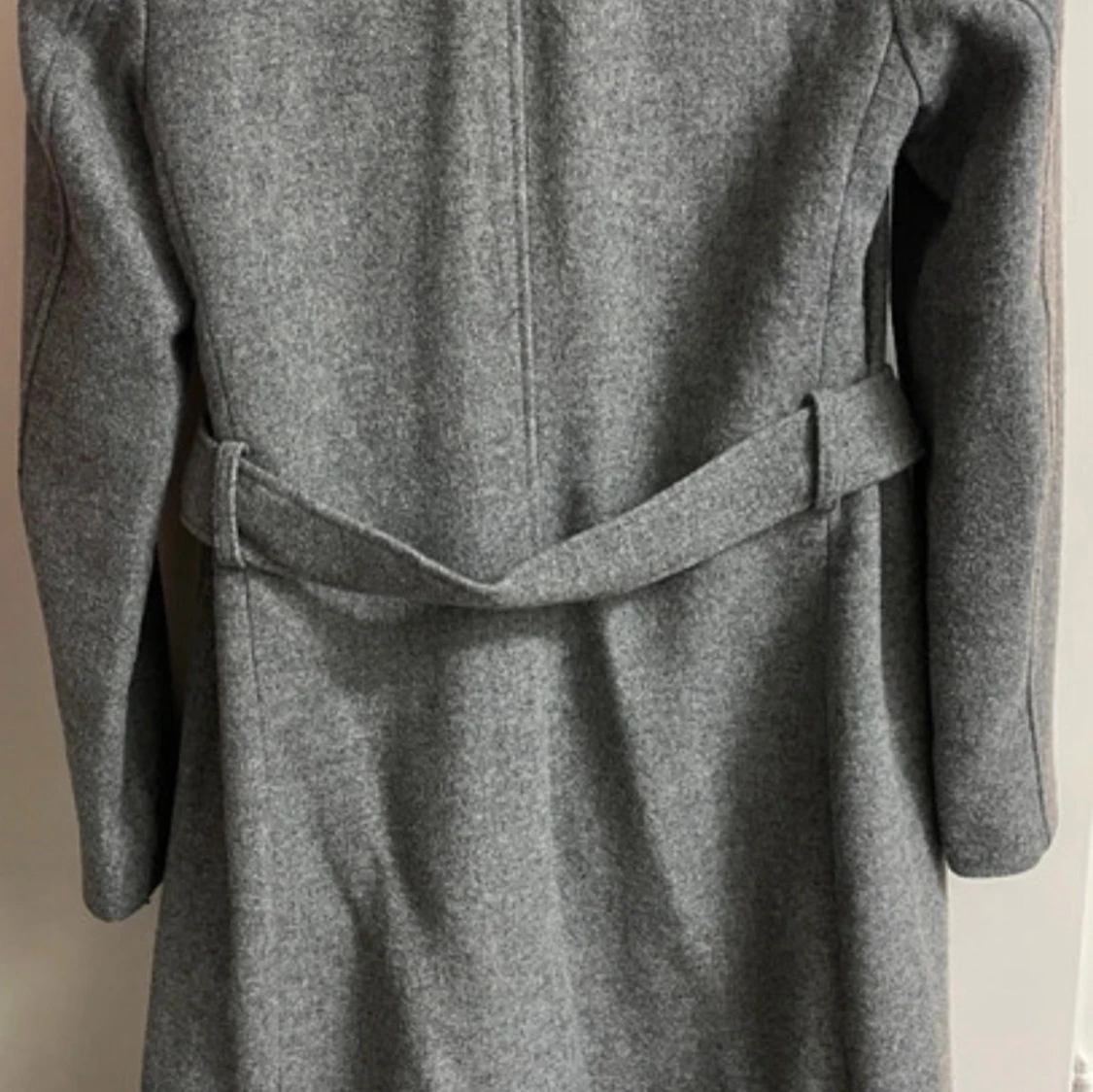 Grå kappa med bälte från H&M - 3