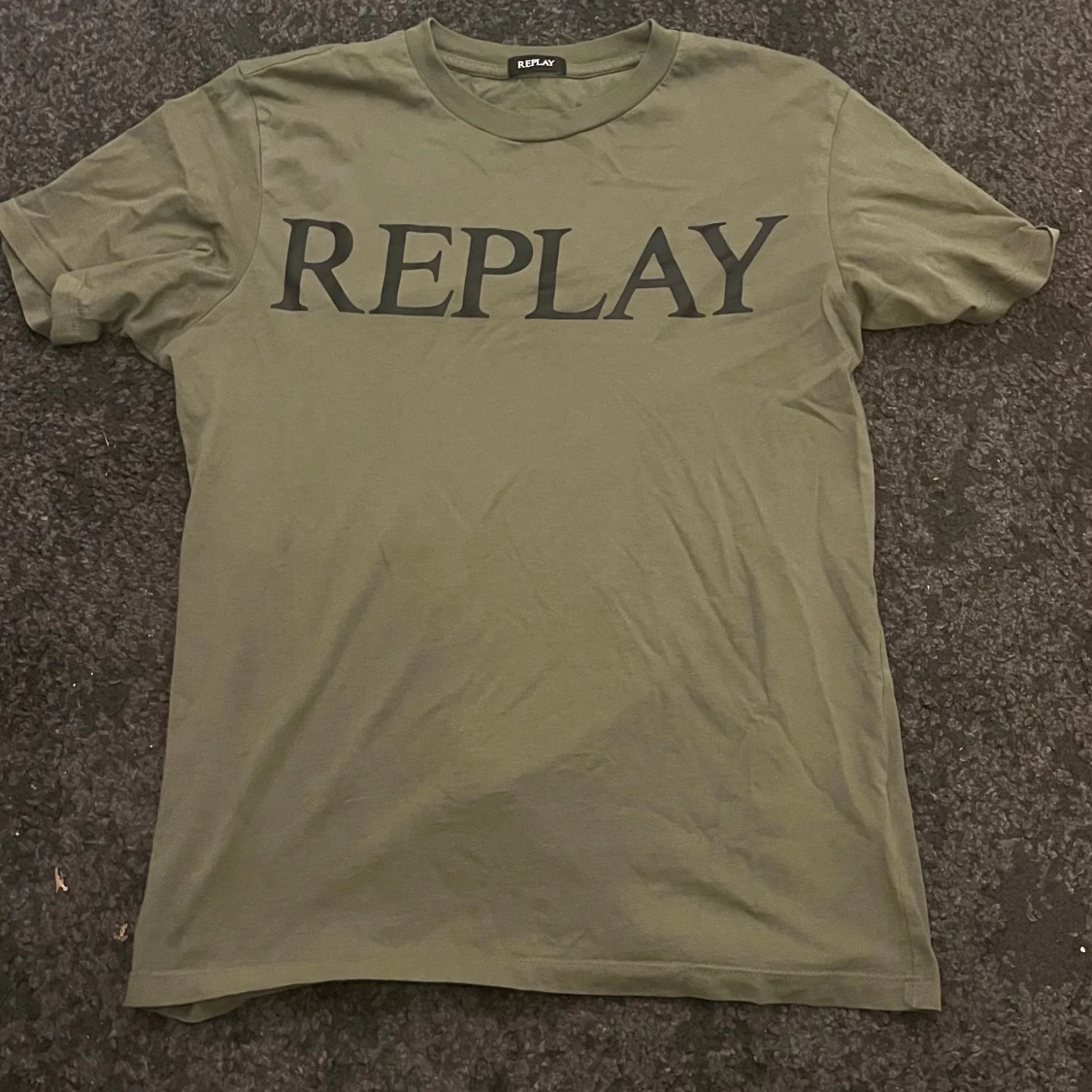 Olivgrön t-shirt från Replay